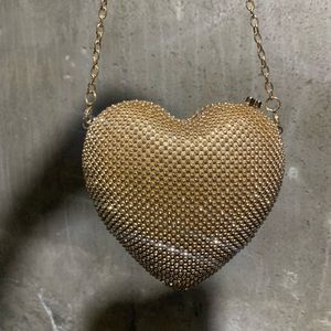 Woman’s small heart purse